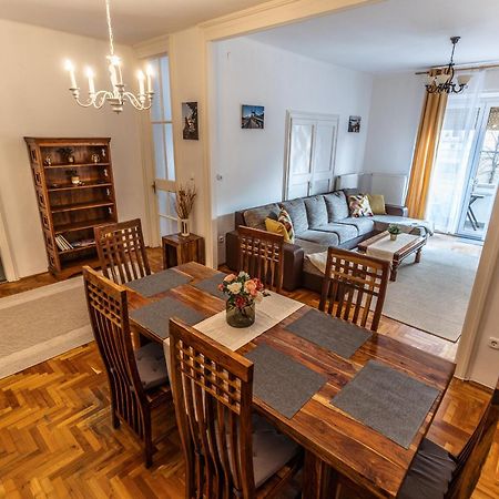 Bright & Spacious Riverside Apartment With Balcony Budapest Esterno foto