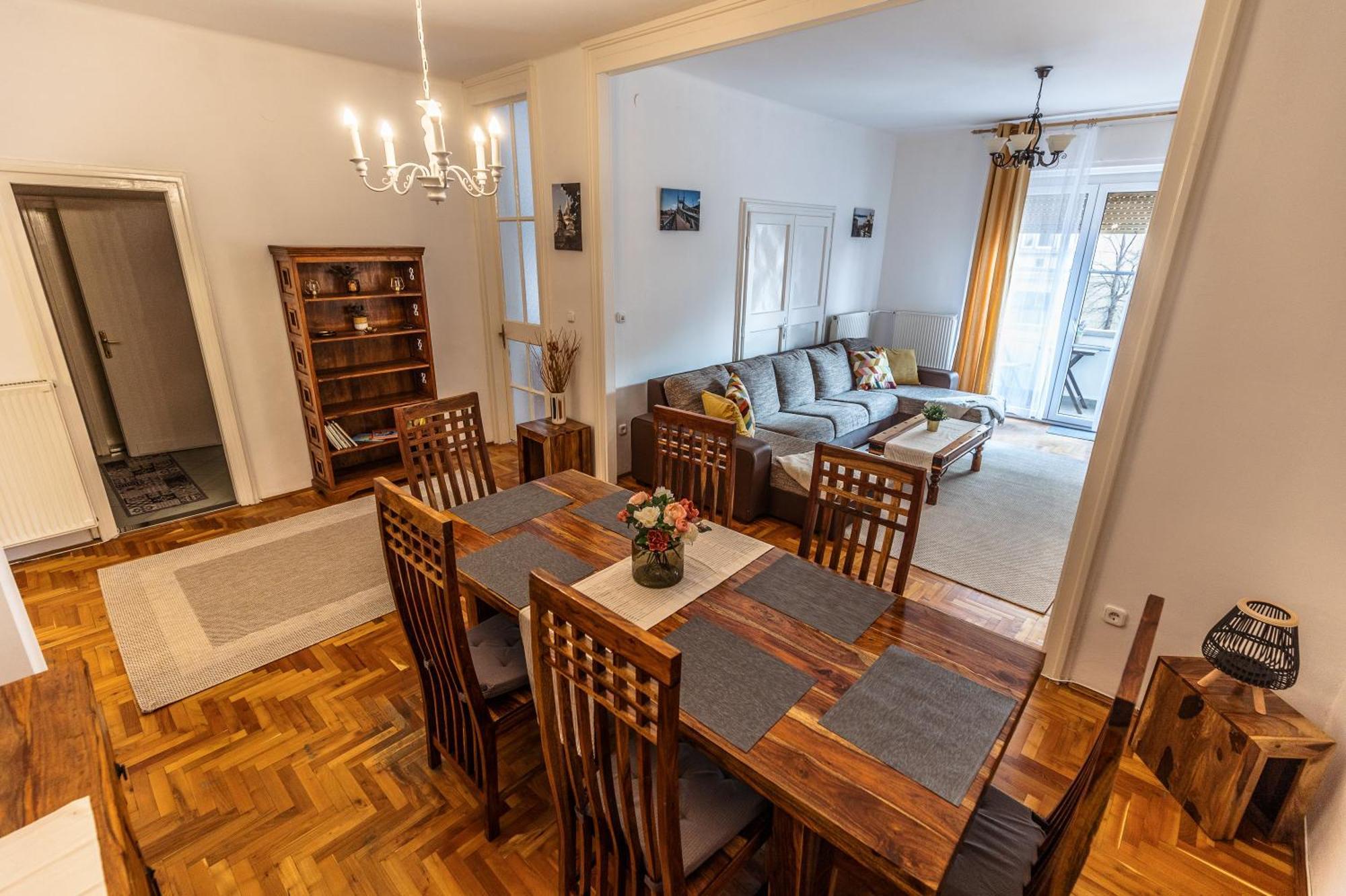 Bright & Spacious Riverside Apartment With Balcony Budapest Esterno foto