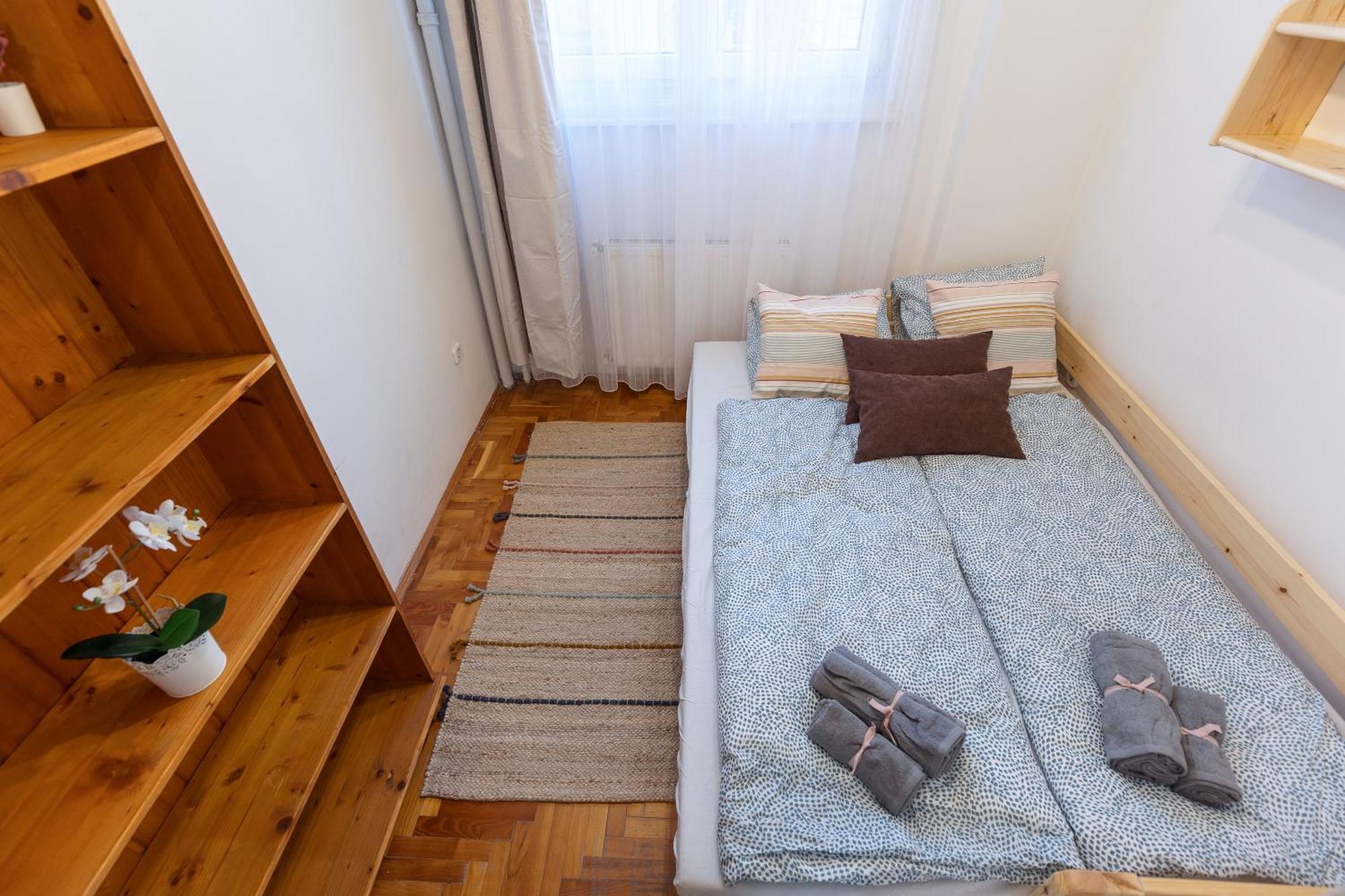 Bright & Spacious Riverside Apartment With Balcony Budapest Esterno foto