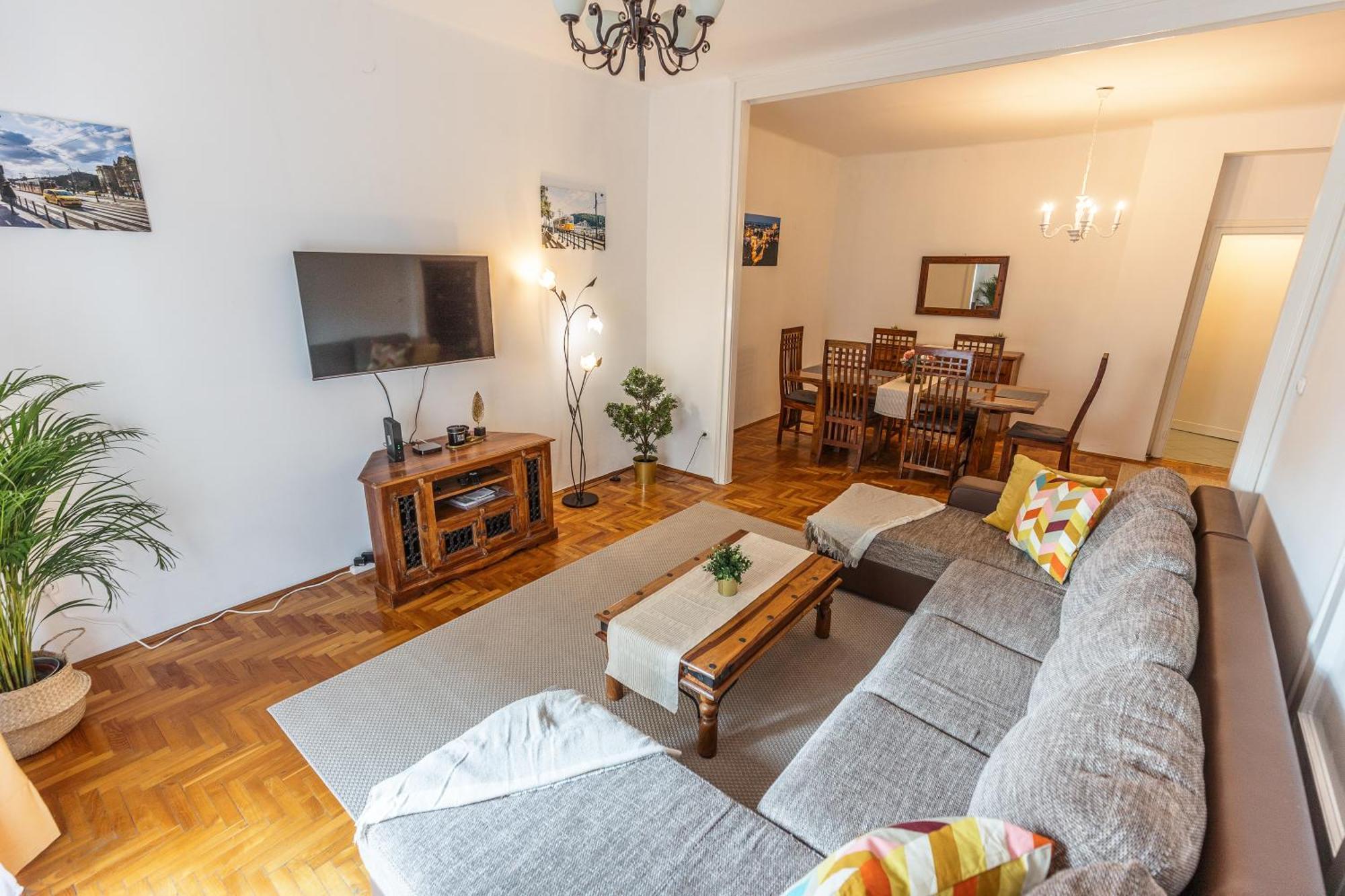 Bright & Spacious Riverside Apartment With Balcony Budapest Esterno foto